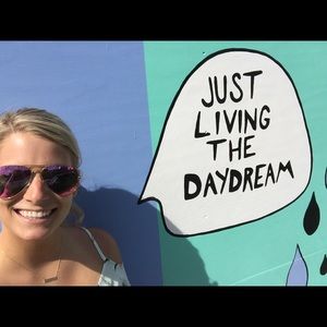 Meet your Posher, Caroline